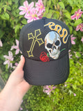 Skull trucker hat
