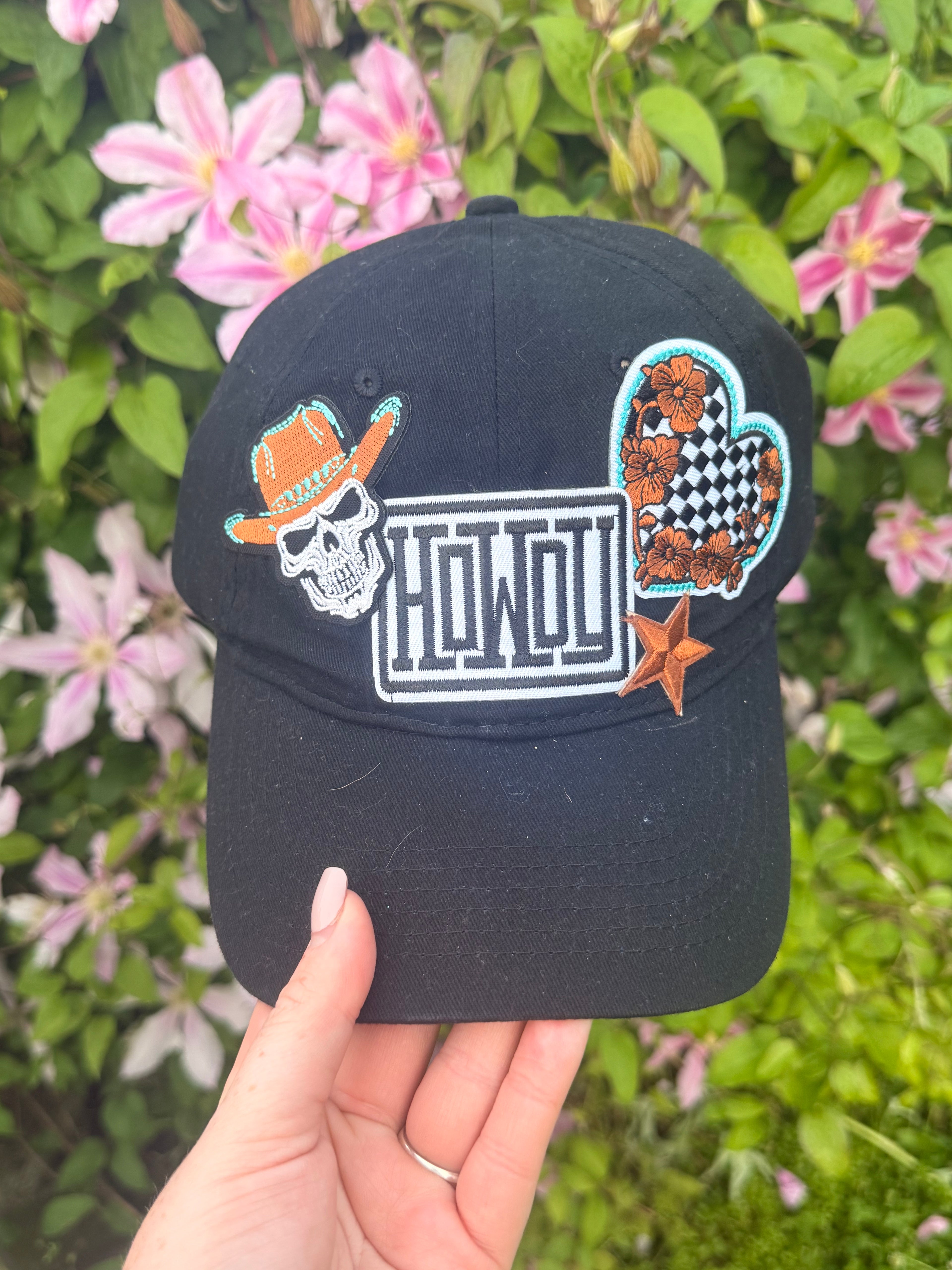 Howdy- trucker hat